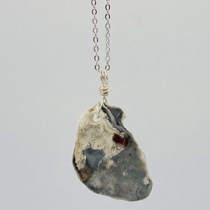 Shell Pendant on 18" Silver Chain Necklace; S18-39
